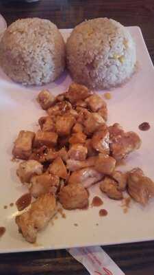 Kabuki Fusion Sushi & Grill