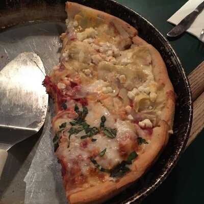 Bugsy's Pizza & Sports Bar