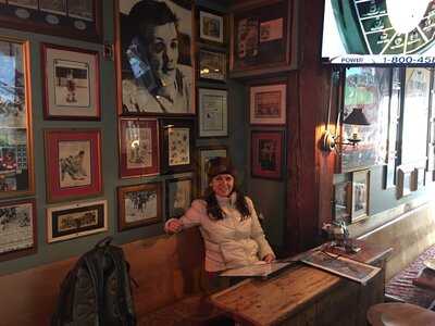 Bugsy's Pizza & Sports Bar