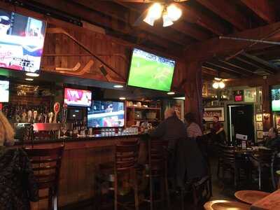 Bugsy's Pizza & Sports Bar