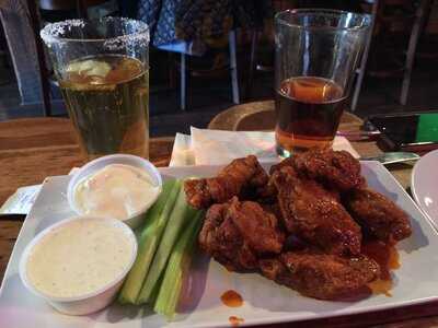 Bugsy's Pizza & Sports Bar