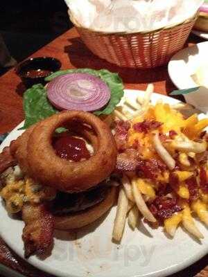 A. P. Suggins Bar & Grill