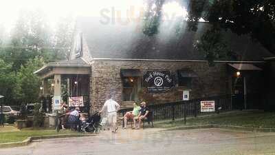 Tack House Pub