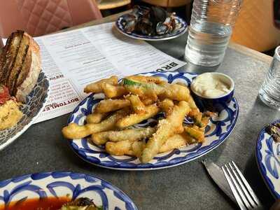 Mia's Italian Kitchen