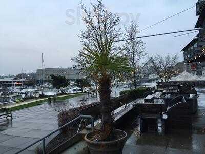 The Social Bar And Grill