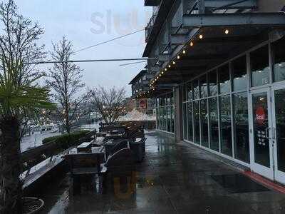 The Social Bar And Grill