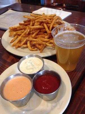 Taphouse Pub & Eatery