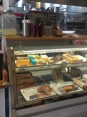 Lucky's Delicatessen