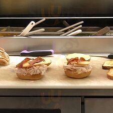 Lucky's Delicatessen