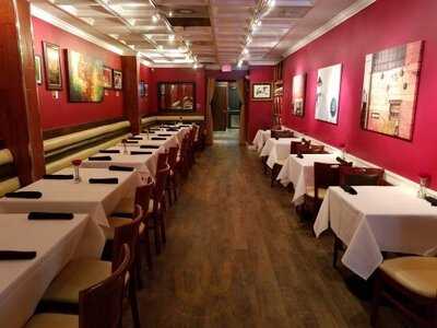 Mackie's Bar & Grill