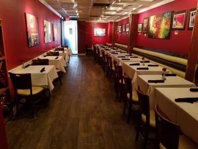 Mackie's Bar & Grill