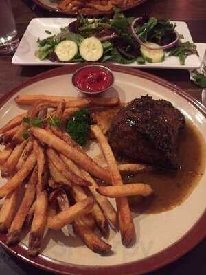 Mackie's Bar & Grill