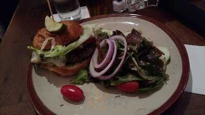 Mackie's Bar & Grill