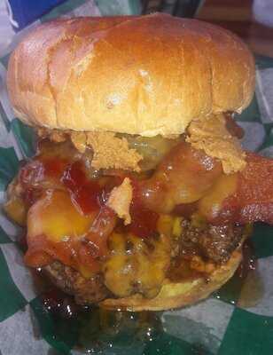 Salmich's Burger And Hoagies