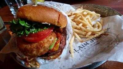 Claim Jumper Restaurants