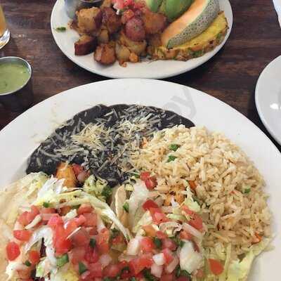 Daisy Cafe And Cupcakery