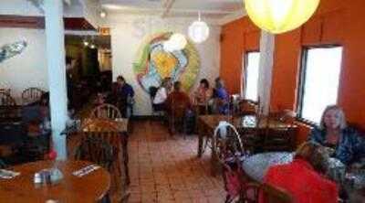 Daisy Cafe And Cupcakery