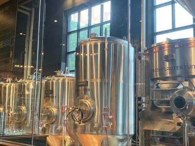 Iron Hill Brewery & Restaurant