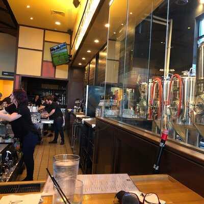 Iron Hill Brewery & Restaurant