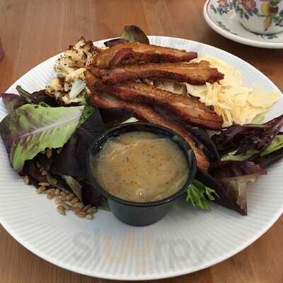 Spotted Salamander Cafe And Catering