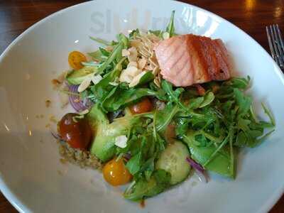 Avenue Club And The Bubble Up Bar