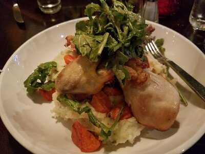 Avenue Club And The Bubble Up Bar