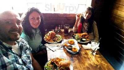 Tip Top Tavern - Photo 8