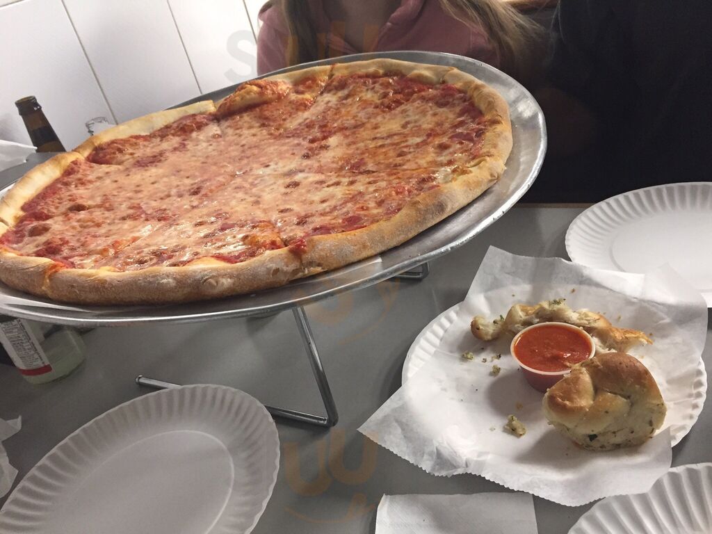 Gino's Pizzeria