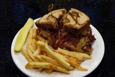 Gibby's Dining & Drinks