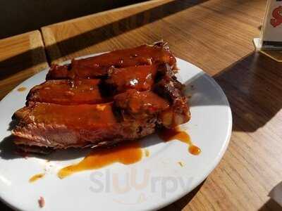 Johnny Ray's Bar-b-que