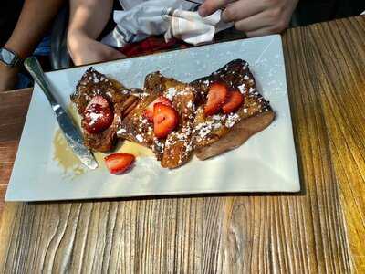 Luna Restaurant & Bar