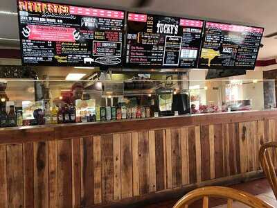 Tucky's Bbq