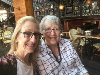 Cafe Hollander Hilldale