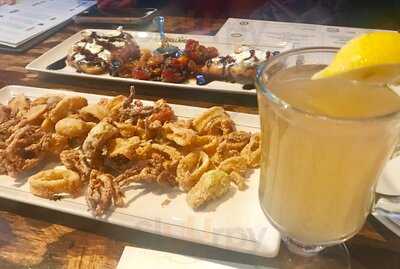 Cafe Hollander Hilldale