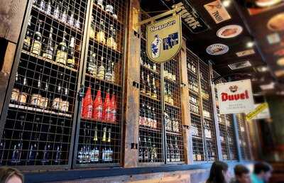 Cafe Hollander Hilldale