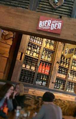 Cafe Hollander Hilldale