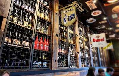 Cafe Hollander Hilldale