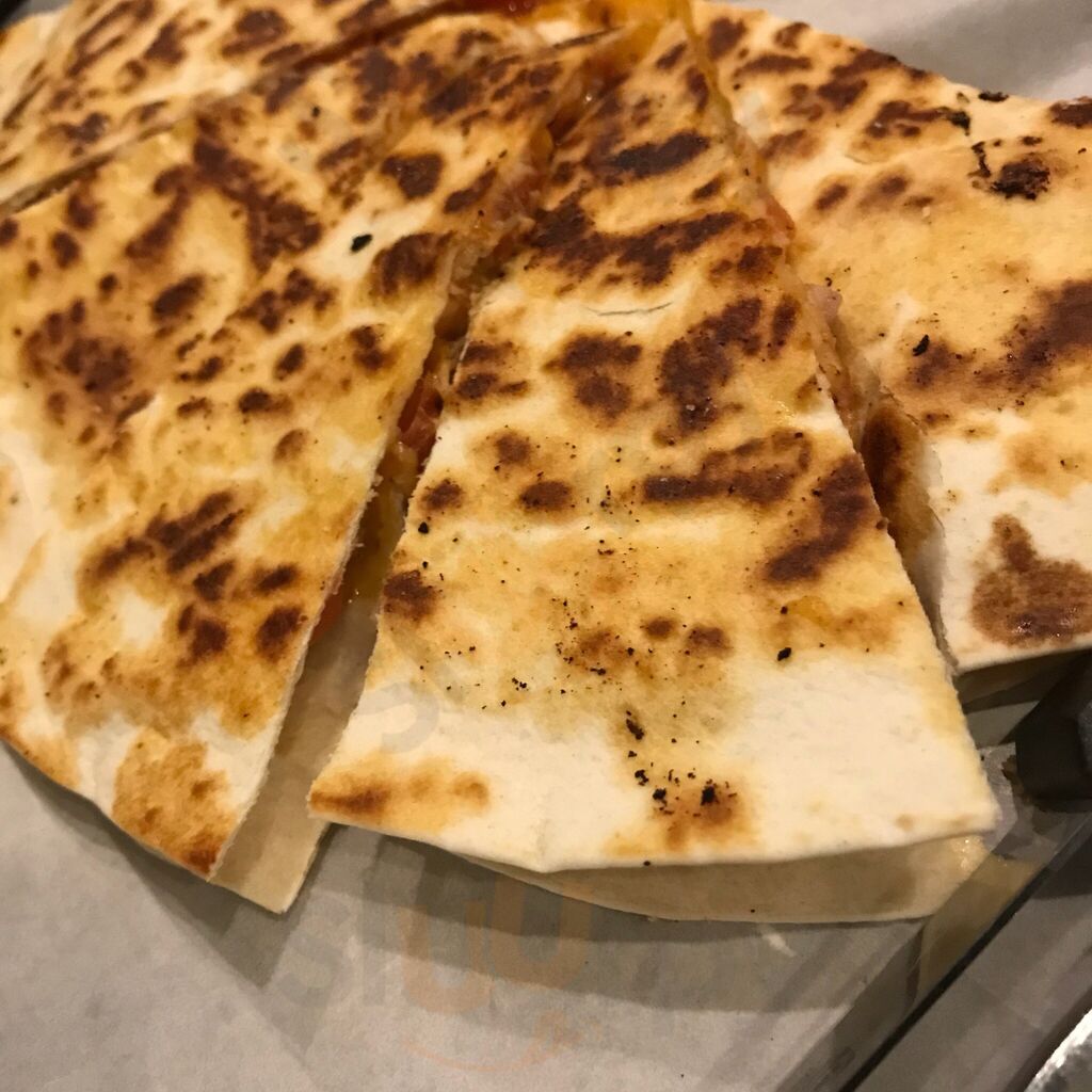 Local Cue Sports Bar