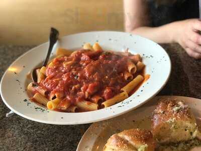 Augy's Restaurant & Pizza