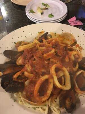 Augy's Restaurant & Pizza