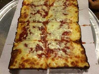 Augy's Restaurant & Pizza