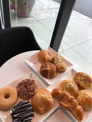 Sweet Hut Bakery & Cafe