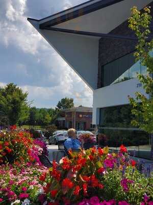 Sweet Hut Bakery & Cafe