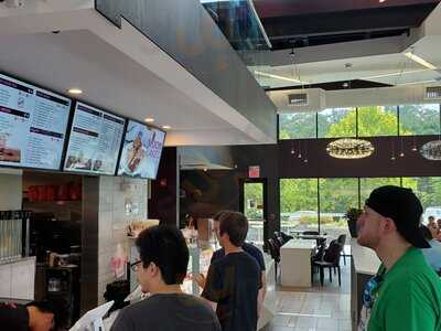 Sweet Hut Bakery & Cafe