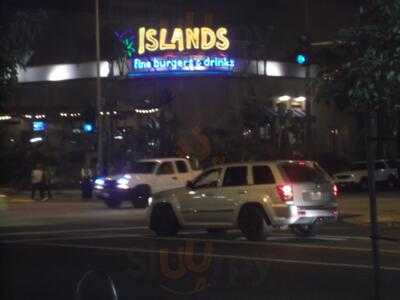 Islands Fine Burgers & Drinks