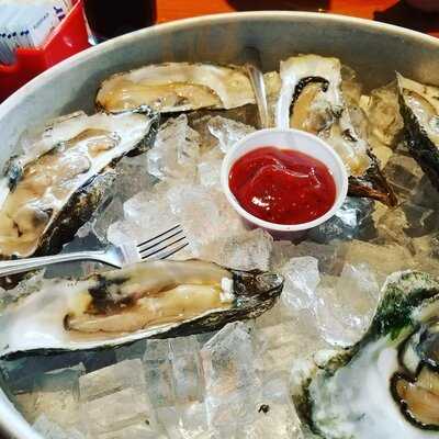 Small's Smokehouse & Oyster Bar