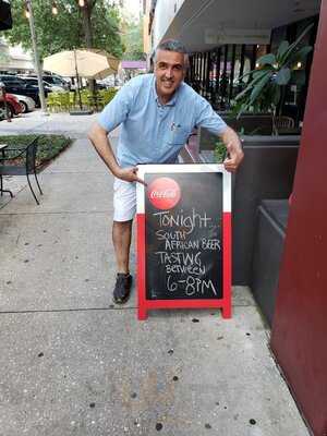 Mickey's Cafe & Organics