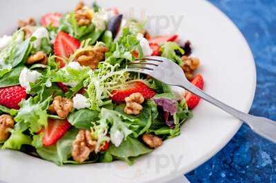 The Broken Yolk Cafe