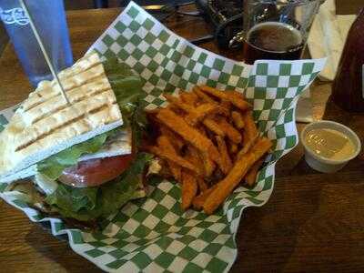 Waddell's Neighborhood Pub & Grill