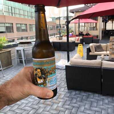 Sip Whiskey & Wine Bar